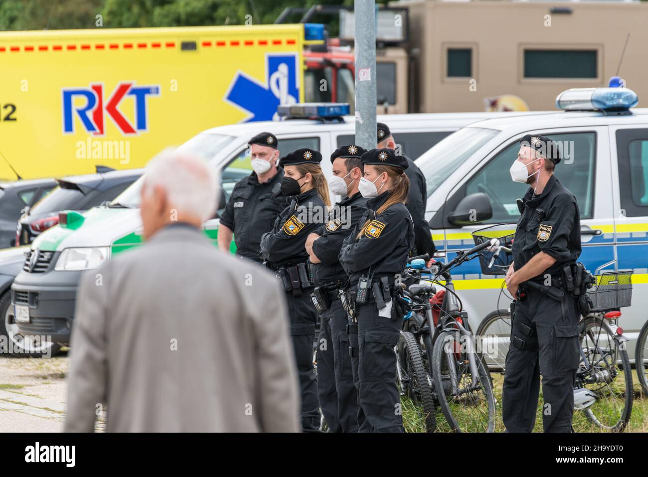 Regensburg, Baviera, Germania, 18. Agosto 2021, contingente di polizia alla comparsa della campagna di Annalena Baerbock del partito tedesco Buendnis 90 - die GRUENEN Foto Stock