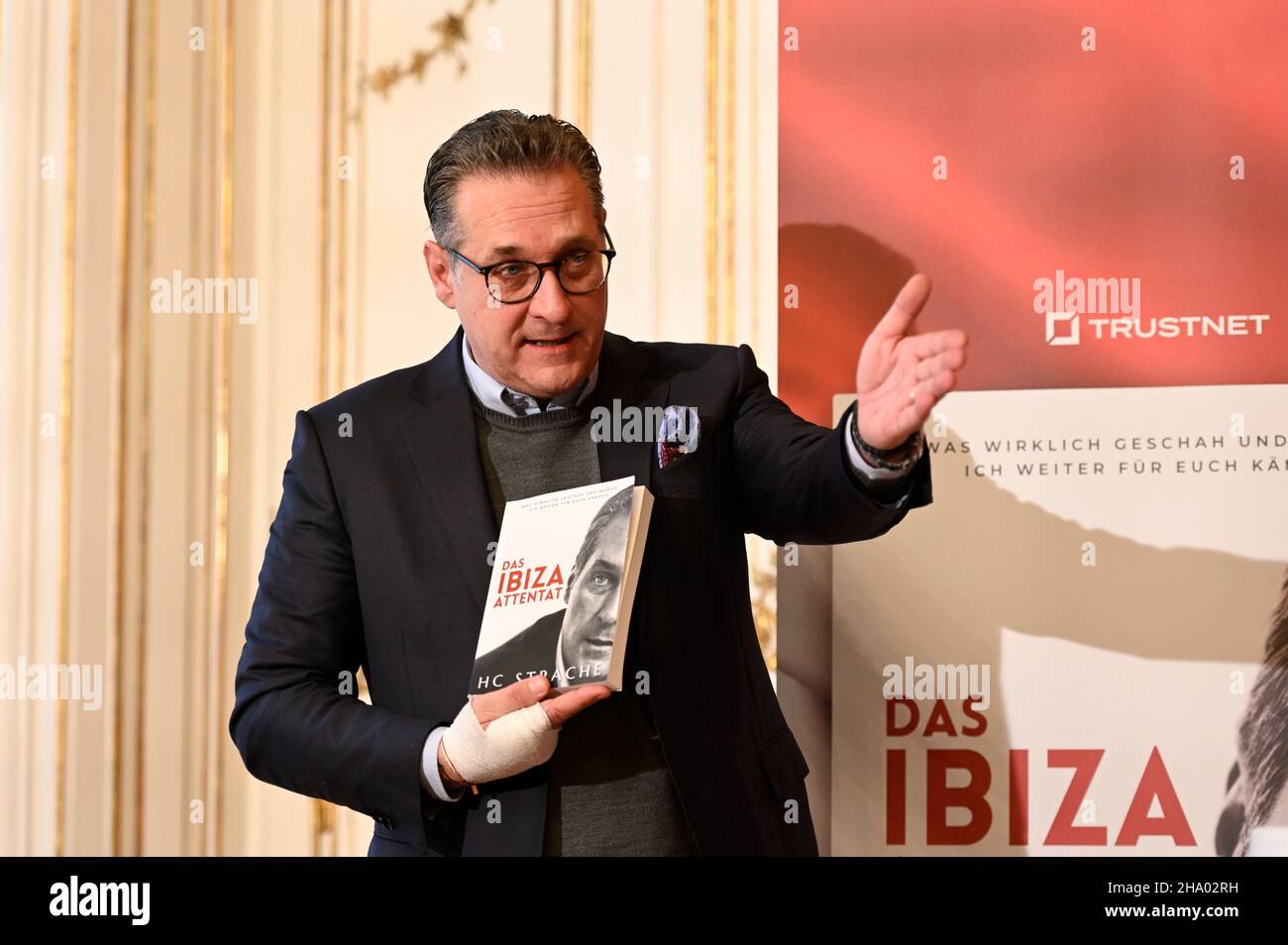 Vienna, Austria. 09th Dic 2021. HC Strache vi invita alla presentazione del suo libro 'Das Ibiza Attentat' Foto Stock