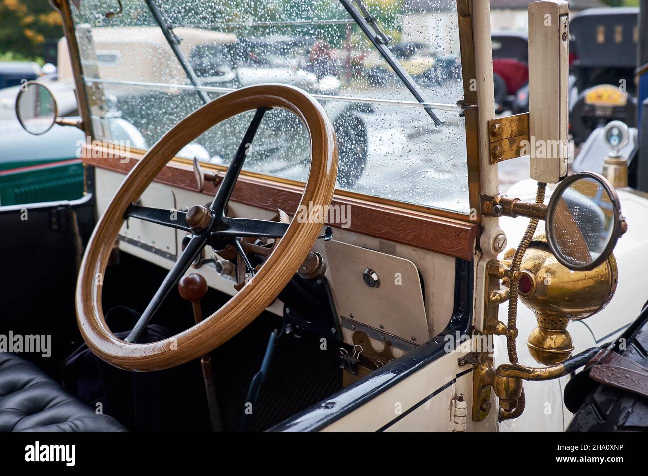 Cabina di pilotaggio per auto Berliet classica Foto Stock