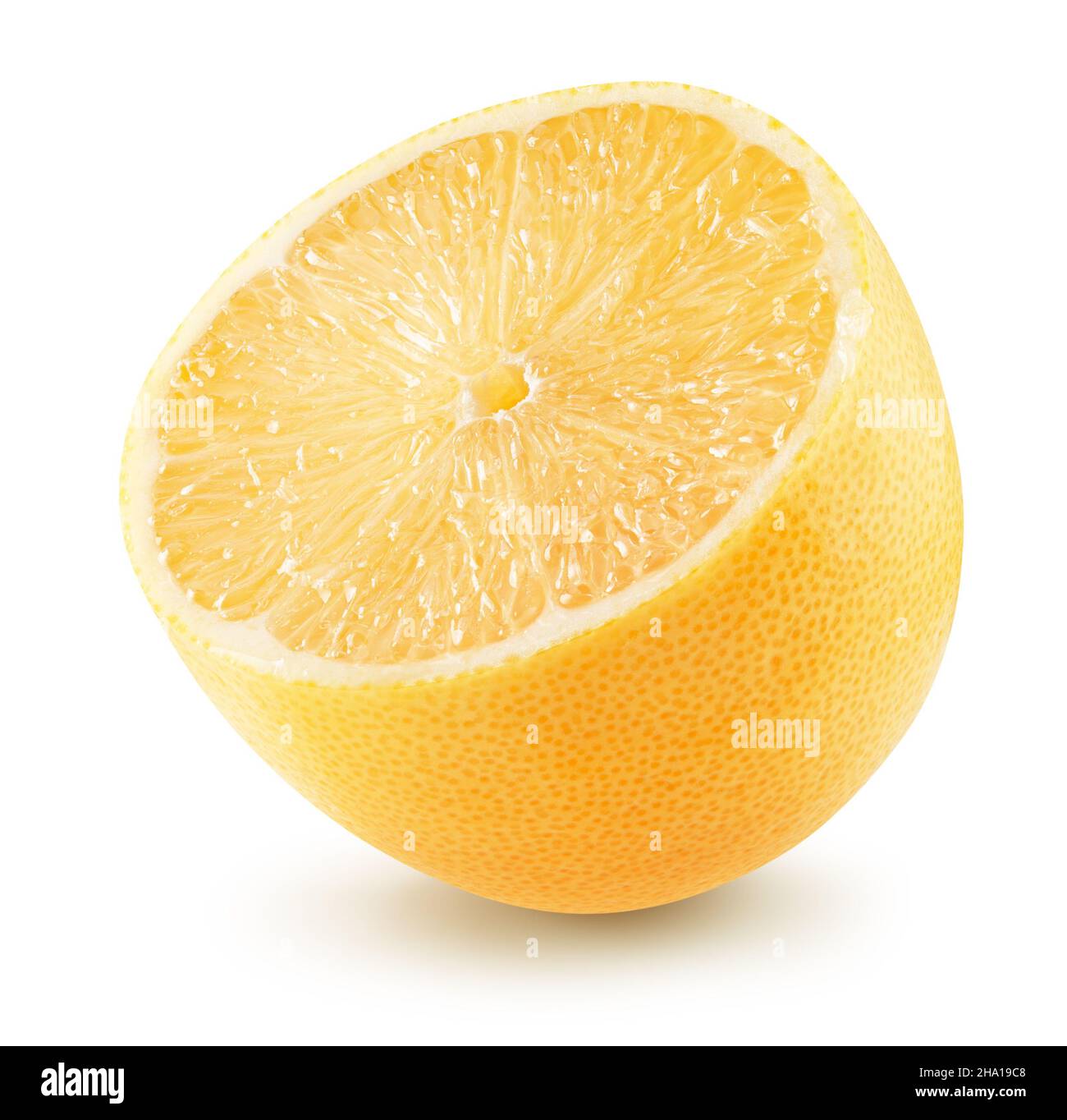 La metà di limone isolata su uno sfondo bianco. Foto Stock