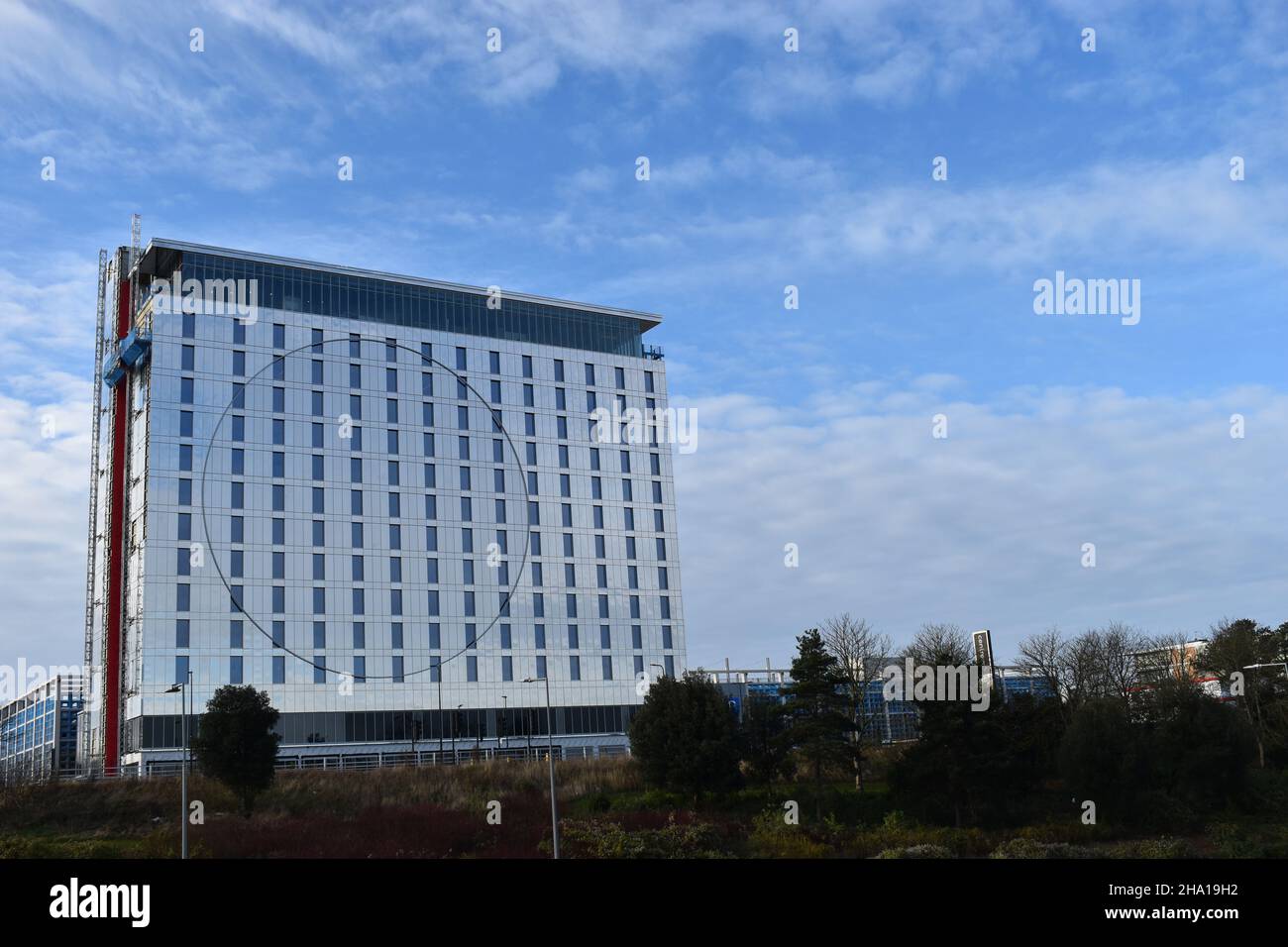 Hotel la Tour nel centro di Milton Keynes con copyspace. L'hotel e' aperto nell'Aprile 2022. Foto Stock