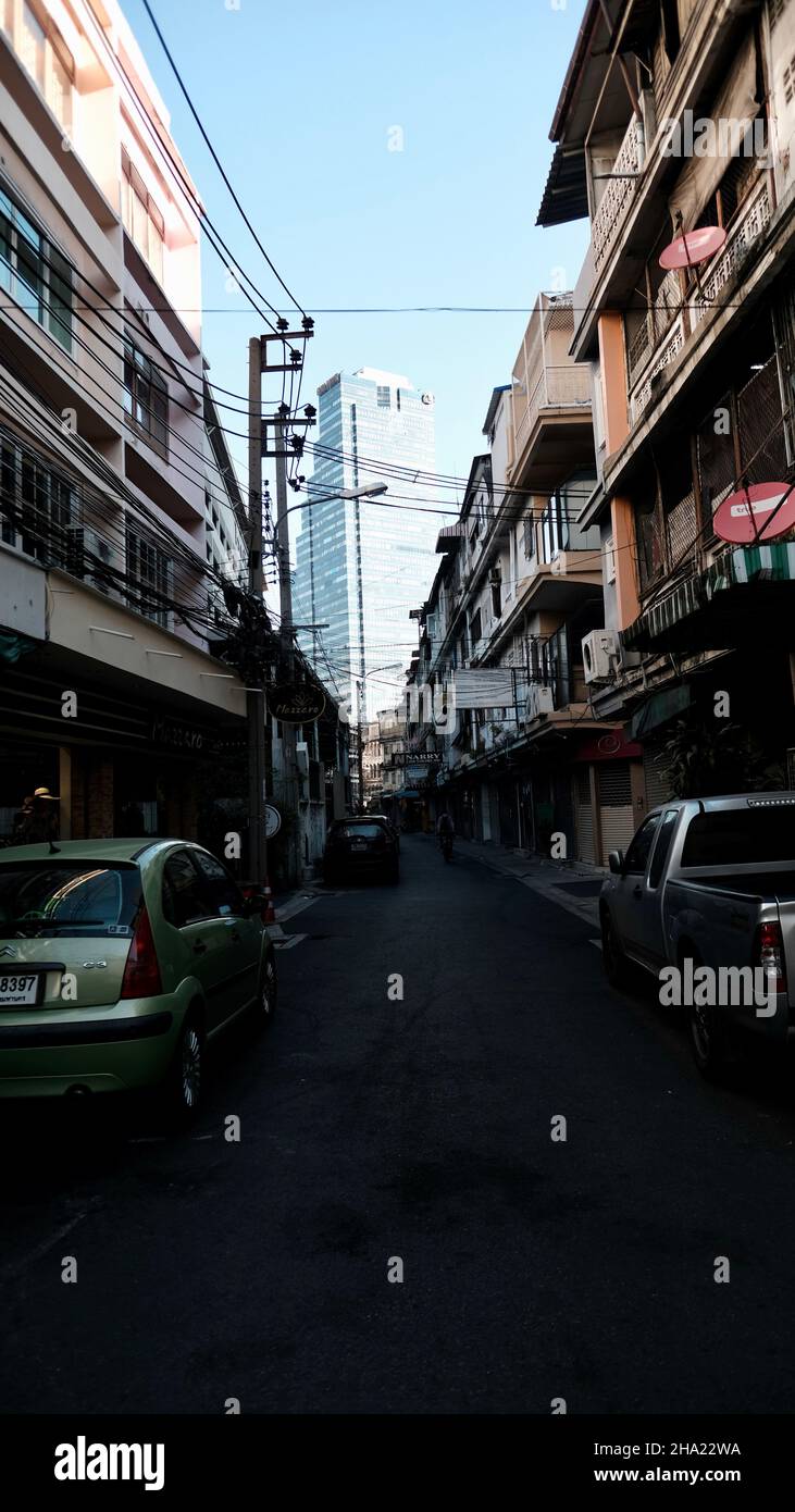 Bangkok Tailandia, in una strada leggera a contrasto di un giorno Foto Stock