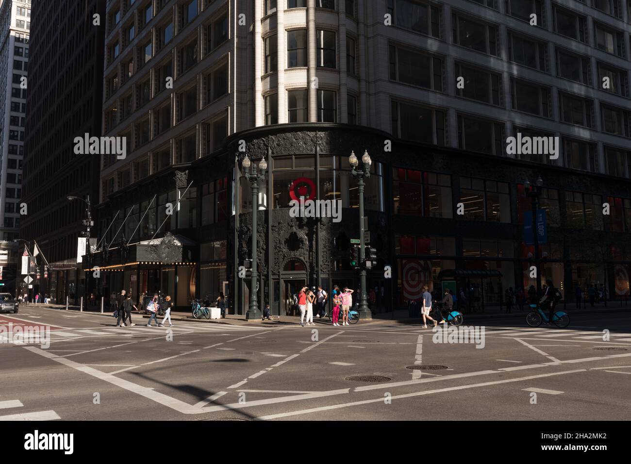 Chicago, Illinois USA : il Sullivan Center, un tempo era conosciuto come il Carson, Pirie, Scott and Company Building o il Carson, Pirie, Scott and Compan Foto Stock