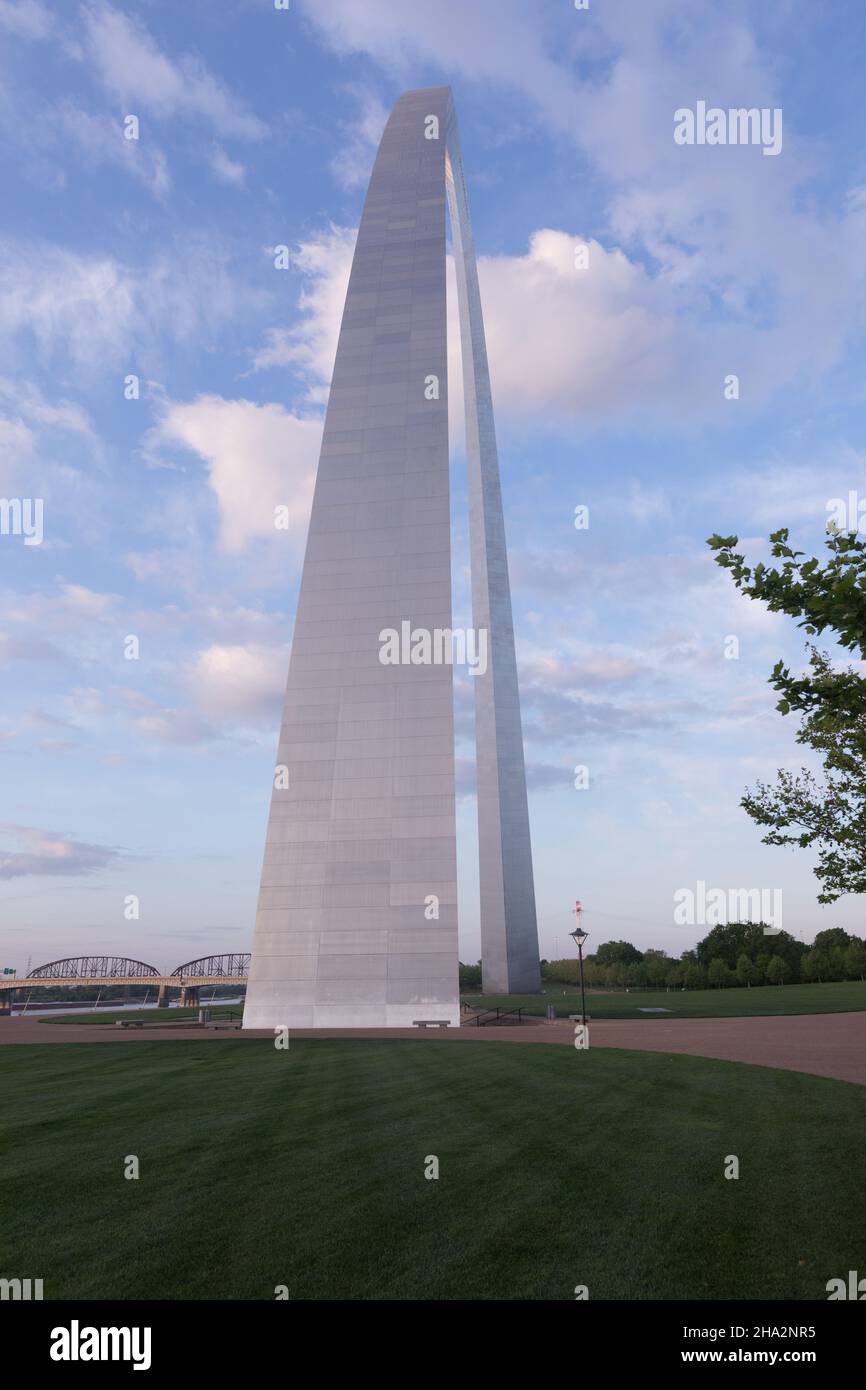 St Louis, MO, USA, Gateway Arch, all'alba Foto Stock