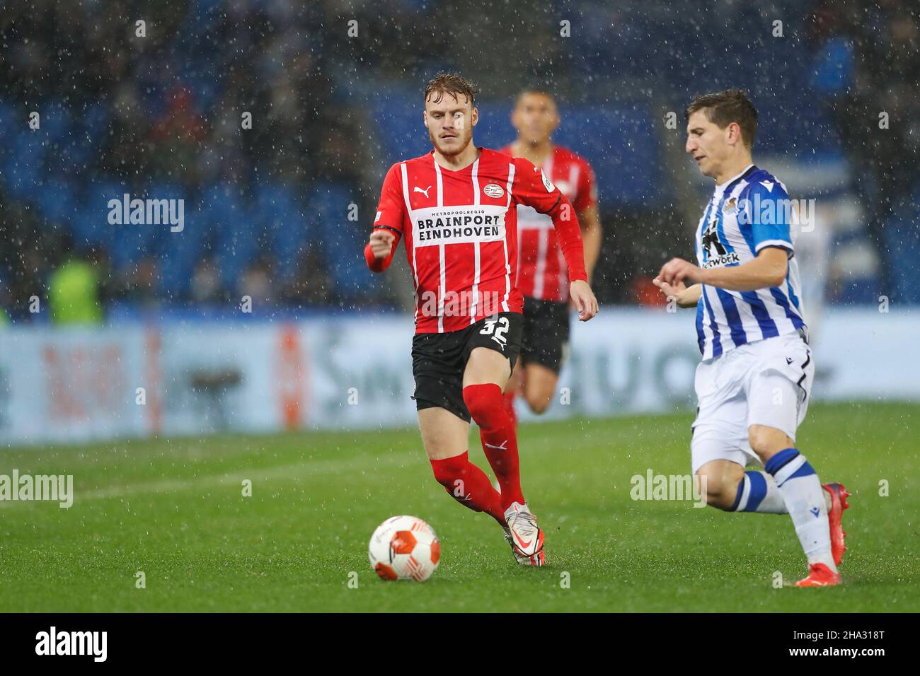 San Sebastian, Spagna. 9th Dic 2021. Yorbe Vertessen (PSV) Calcio : UEFA Europa League Group Stage Group B match between Real Sociedad 3-0 PSV Eindhoven at the Estadio de Anoeta in San Sebastian, Spain . Credit: Mutsu Kawamori/AFLO/Alamy Live News Foto Stock