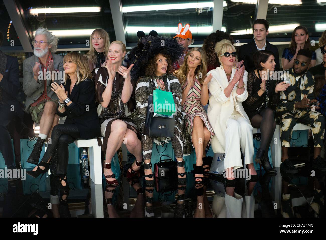 Assolutamente favoloso: Il film anno : 2016 UK / USA regista : Mandie Fletcher Gwendoline Christie, Lulu, Jennifer Saunders, Abbey Clancy, Joanna Lumley, Sadie Frost, Tinie Tempah Foto Stock