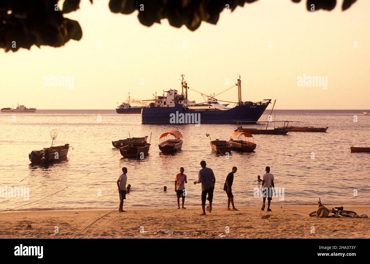 Il porto nella città di Daressalam in Tanzania. Tanzania, Dar es Salam , Ottobre 2004 Foto Stock