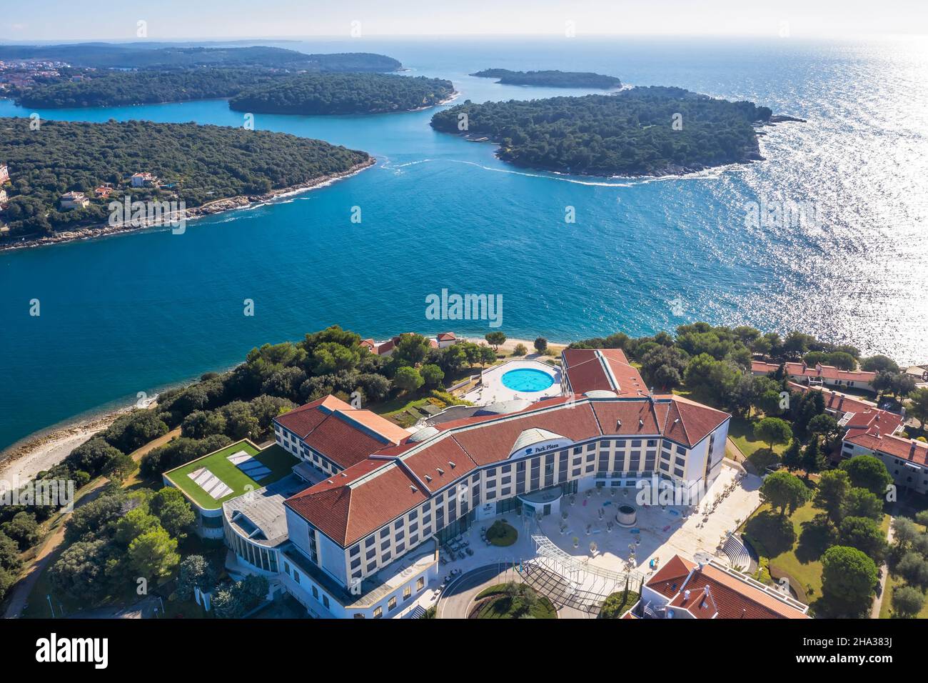 Vista aerea dell'hotel Park Plaza, Pula, Istria, Croazia Foto Stock