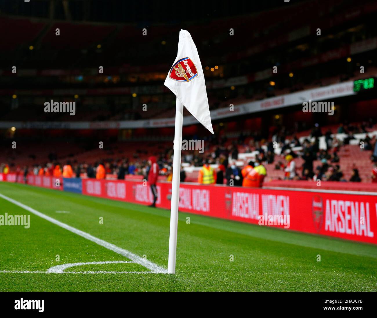 Londra, Regno Unito, DICEMBRE 09: Bandiera dell'Arsenal Cornor durante la Woman's Champions League Group C tra le donne dell'Arsenal e il Femenino di Barcellona all'Emirato Foto Stock