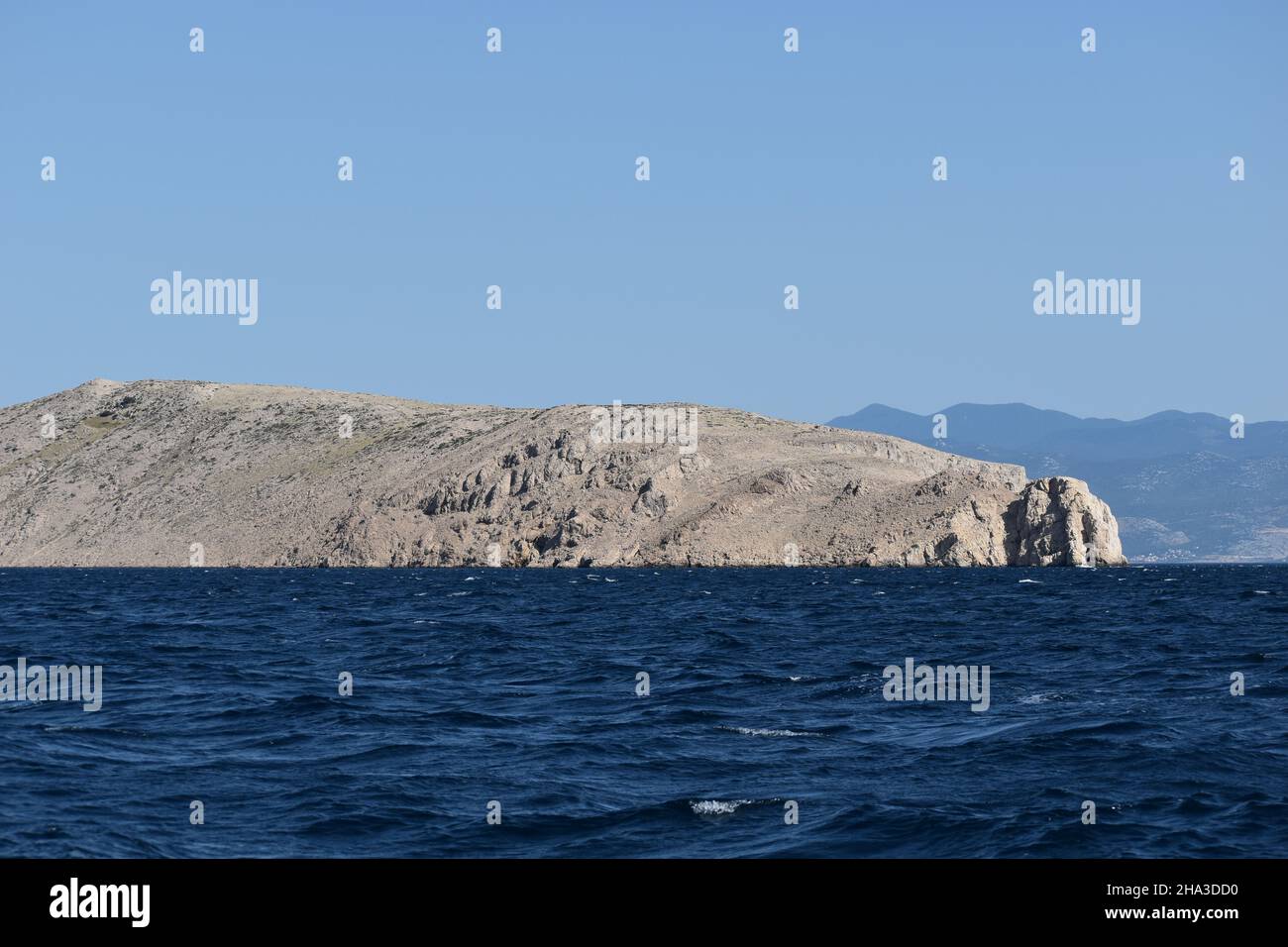 Navigazione attraverso l'isola croata, Sveti Grgur, Prvic, Krk, mare adriatico, Croato, Europa Foto Stock