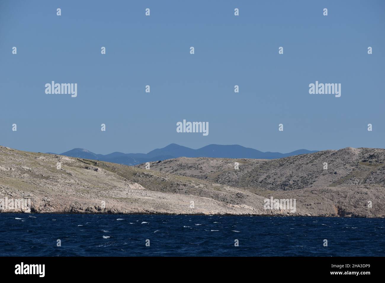 Navigazione attraverso l'isola croata, Sveti Grgur, Prvic, Krk, mare adriatico, Croato, Europa Foto Stock