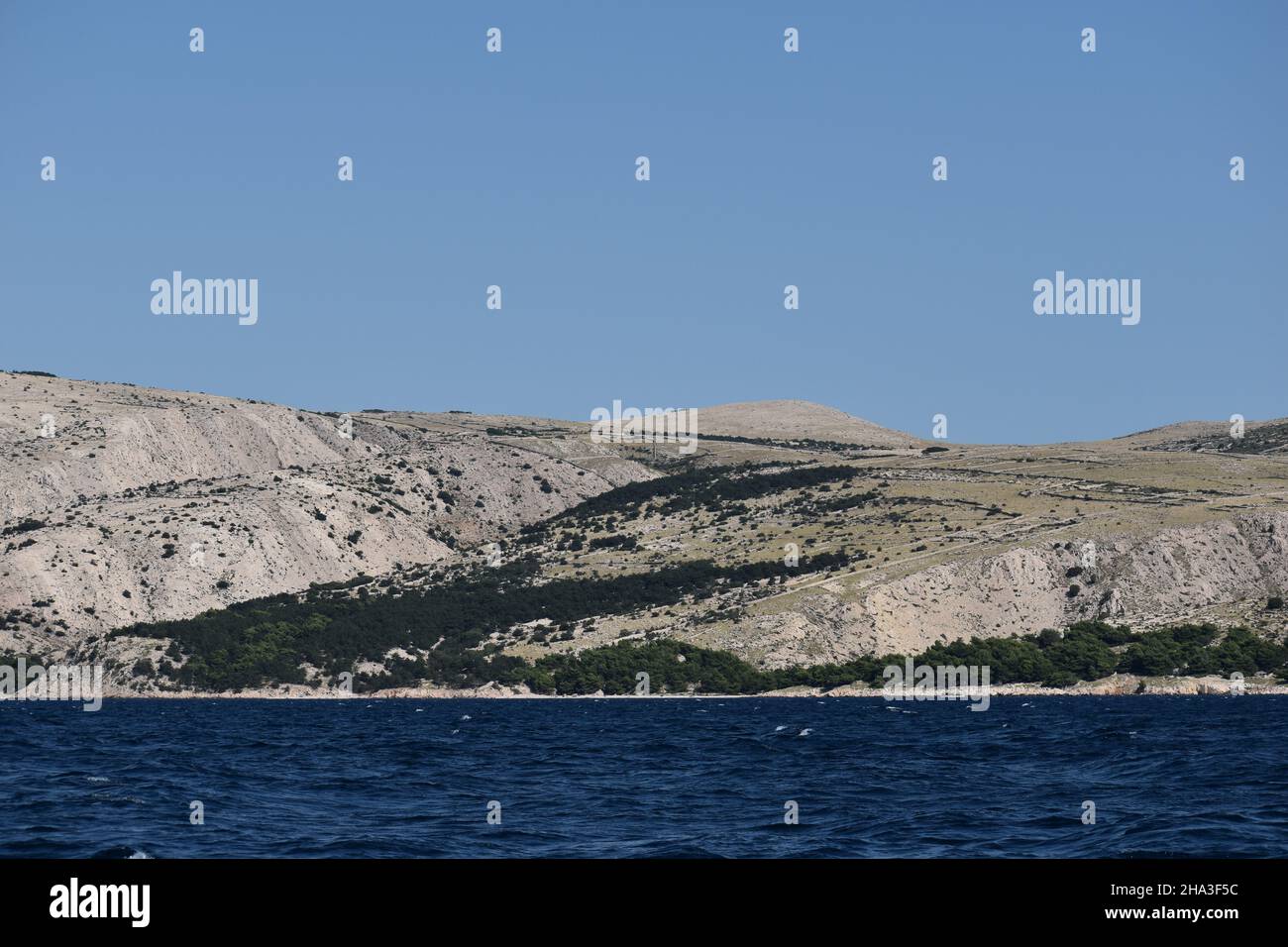 Navigazione attraverso l'isola croata, Sveti Grgur, Prvic, Krk, mare adriatico, Croato, Europa Foto Stock