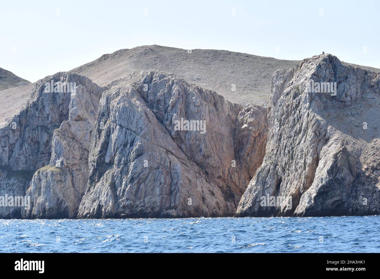 Navigazione attraverso l'isola croata, Sveti Grgur, Prvic, Krk, mare adriatico, Croato, Europa Foto Stock