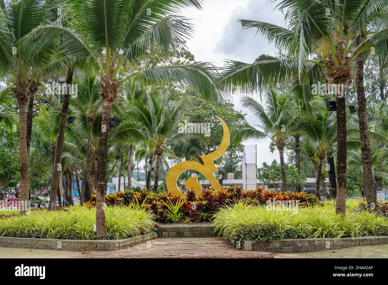 Scena urbana da Patong durante la pandemia del covid-19. Patong è normalmente una delle destinazioni di viaggio più trafficate di Phuket, Thailandia. Foto Stock