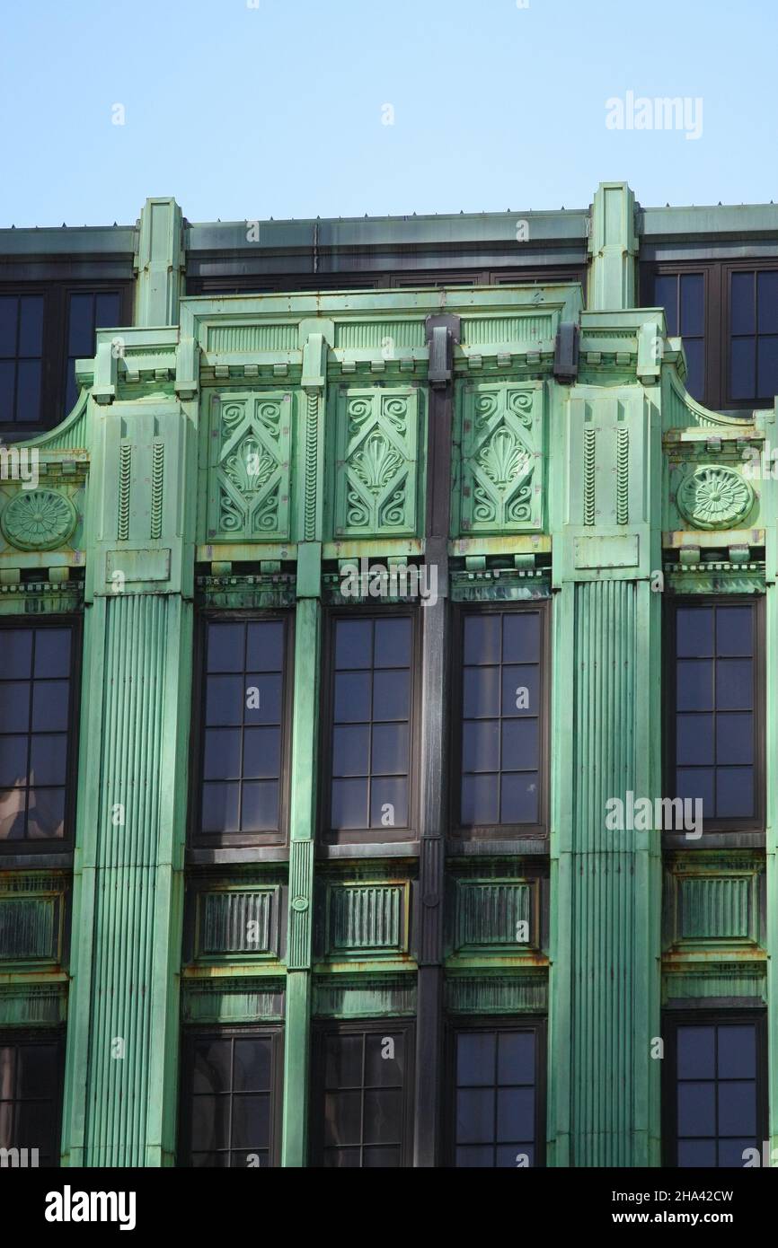 Il lucernario ornato di Verdigris Gimbel, costruito nel 1925 su West 32nd Street, è in pericolo di diventare uno dei monumenti storici destinati alla distruzione, vi Foto Stock