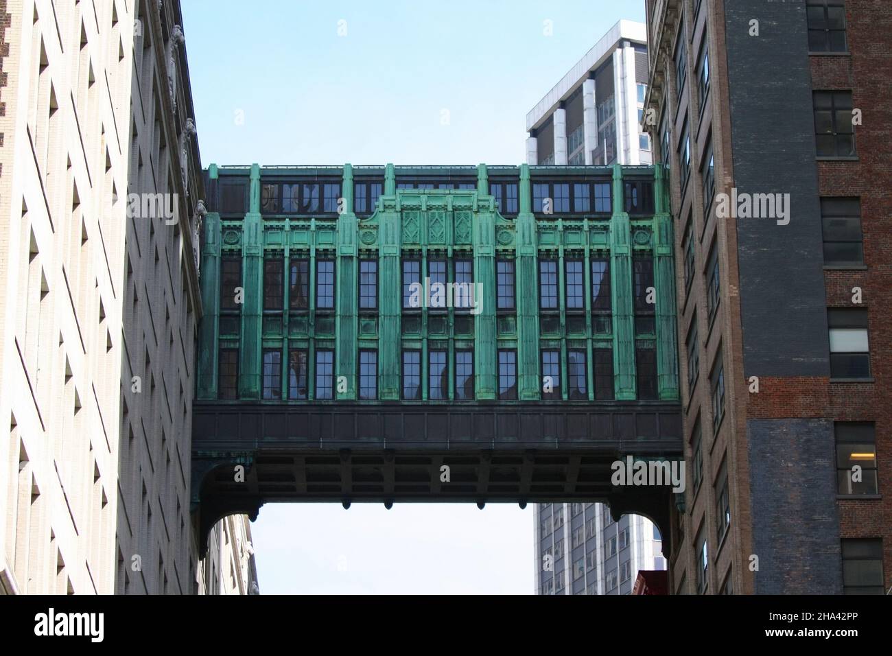 Il lucernario ornato di Verdigris Gimbel, costruito nel 1925 su West 32nd Street, è in pericolo di diventare uno dei monumenti storici destinati alla distruzione, vi Foto Stock