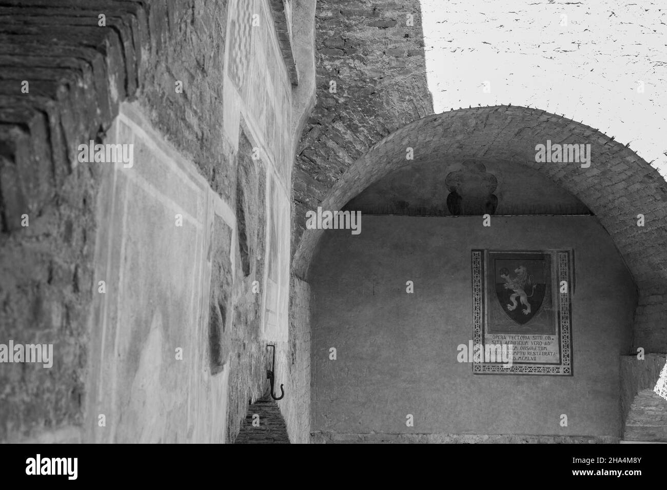 via vecchia di san gimignano, toscana, italia. san gimignano è una tipica città medievale toscana in italia. Foto Stock
