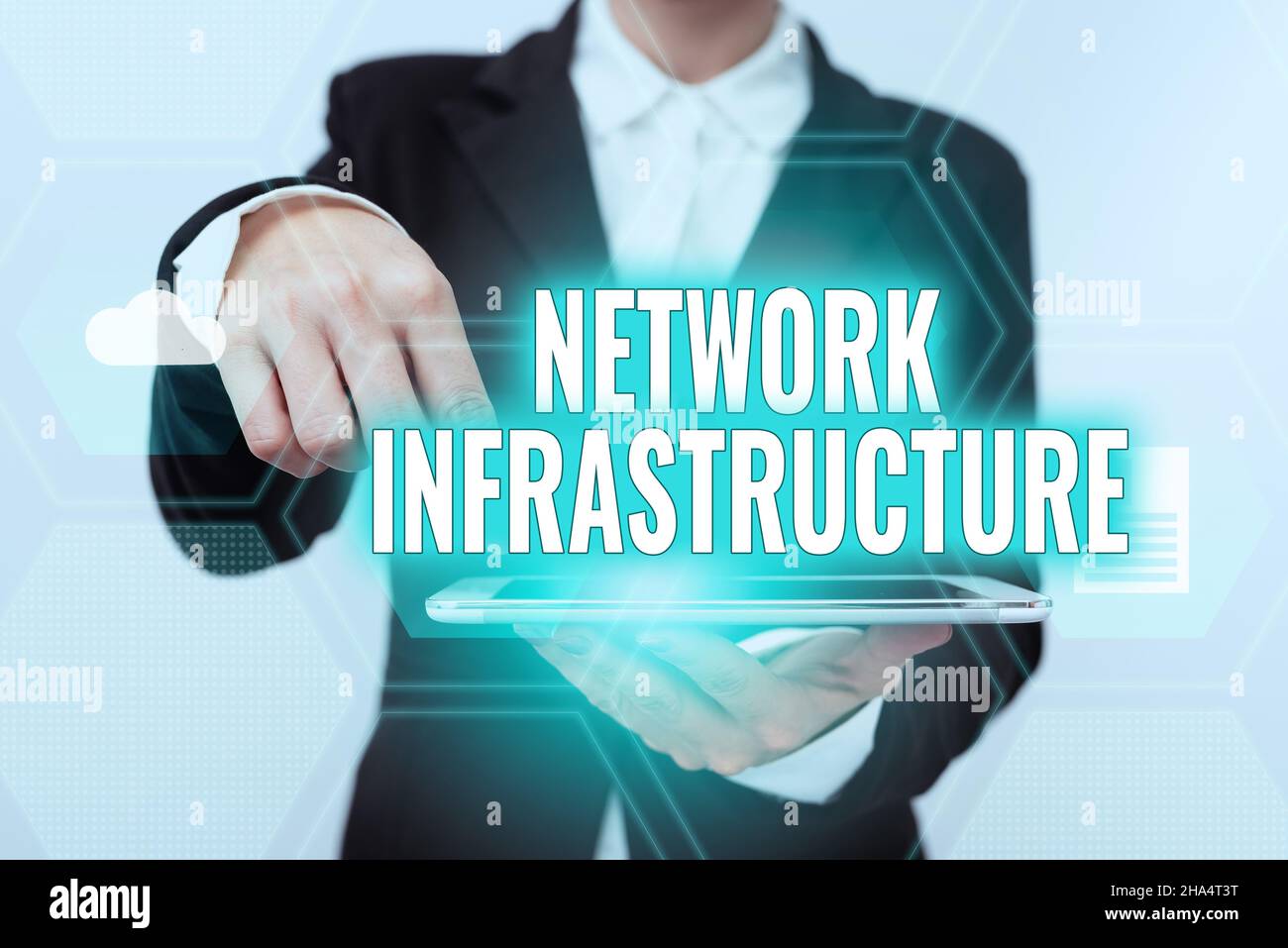 Didascalia di testo Presentazione dell'infrastruttura di rete. Panoramica aziendale risorse hardware e software in e out Connection Lady in Suit indicando Foto Stock