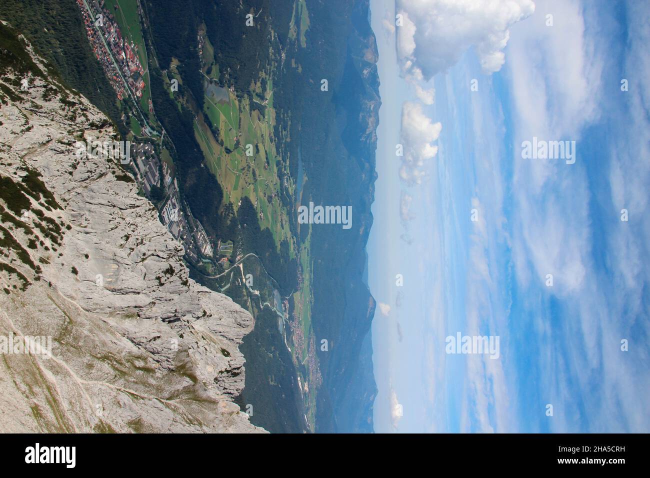 mittenwald,krün,wallgau,vista dalla stazione di montagna del karwendelbahn,werdenfelser terra,alta baviera,baviera,germania,europa Foto Stock