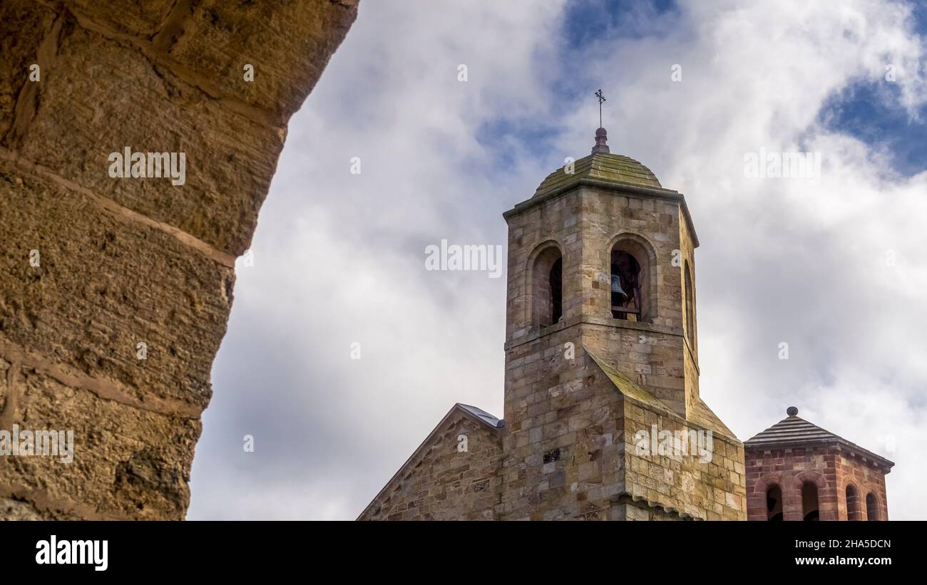 campanile dell'abbazia di sainte marie de fontfroide vicino a narbonne. ex abbazia cistercense fondata nel 1093. Foto Stock