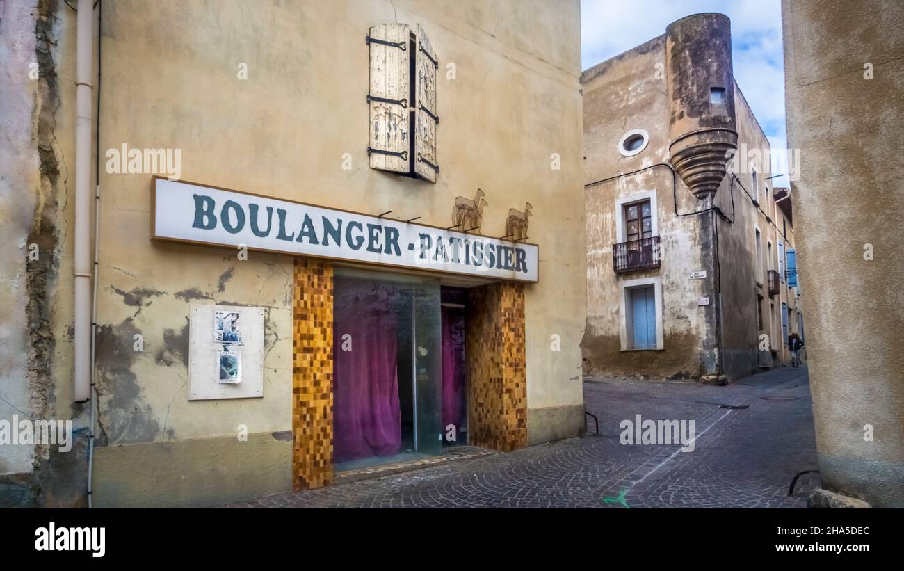 casa nel vecchio castello fortificato in fleury d'aude. attendere l'angolo sud-est. Foto Stock