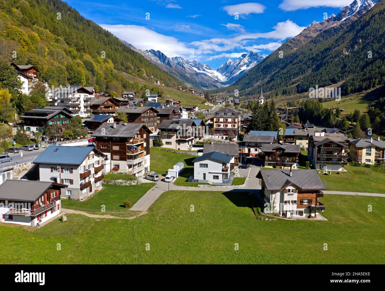 comune di kippel con vista sul loetschenlücke,loetschental,vallese,svizzera Foto Stock