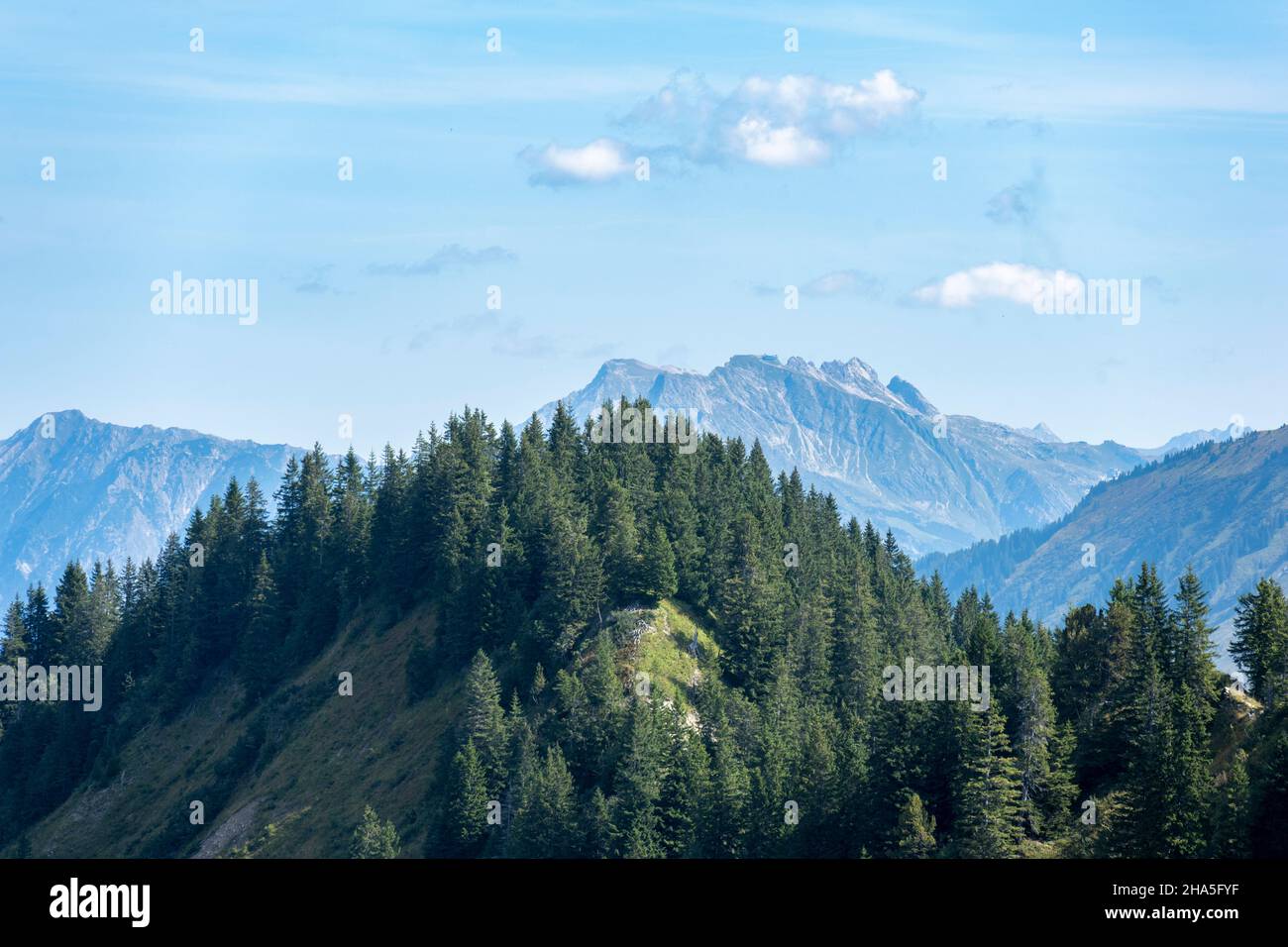 austria, kleinwalsertal, collina al corno wallmendinger. Foto Stock