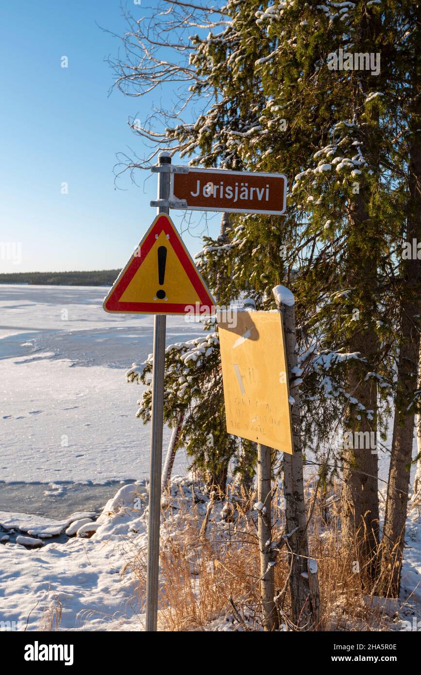 cartello sul lago jerisjärvi, parco nazionale pallas-yllästunturi, muonio, lapponia, finlandia Foto Stock