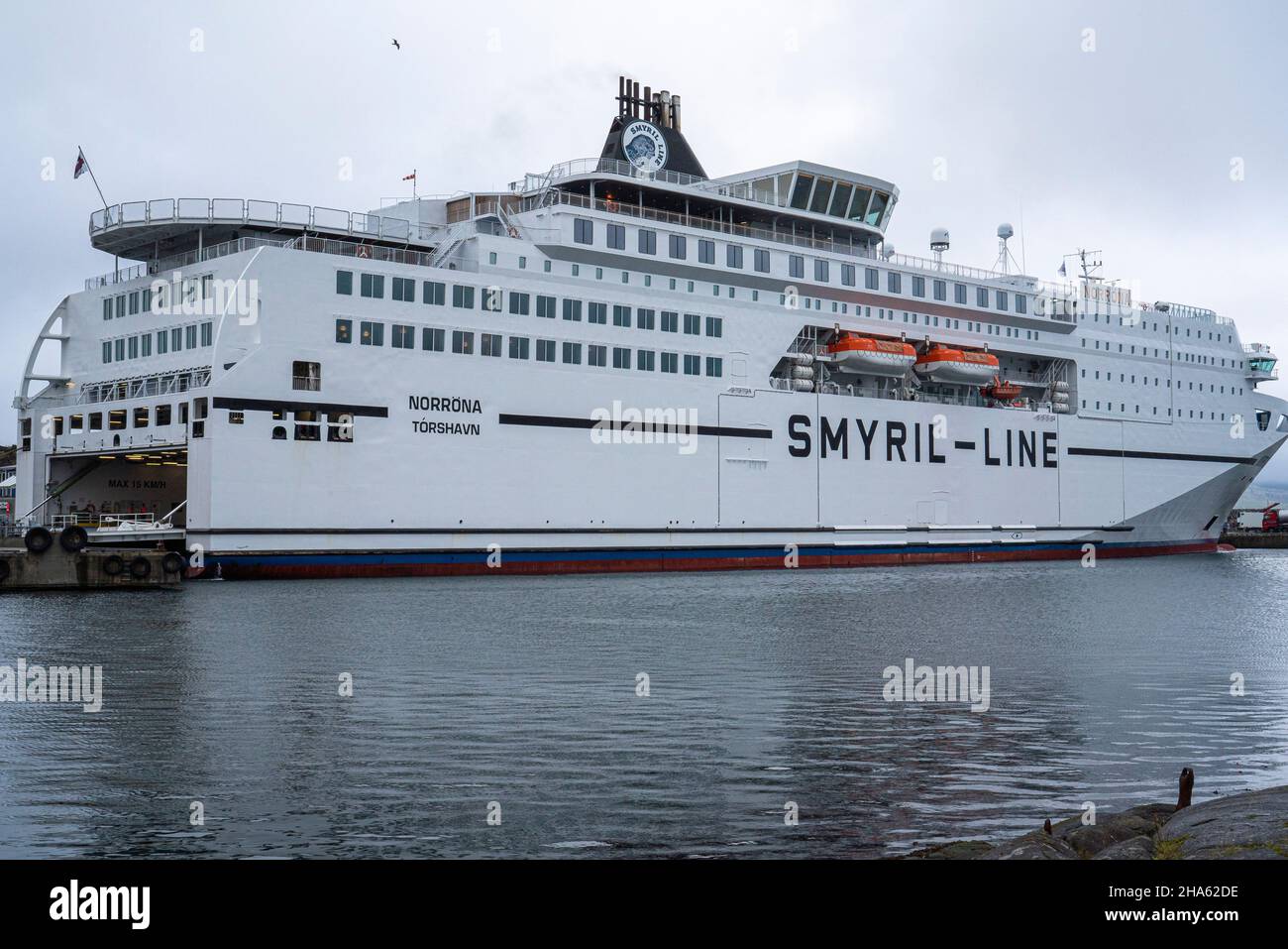 linea di smyril, traghetto a torshavn, capitale delle isole faroe, isola streymoy, arcipelago autonomo, danimarca Foto Stock