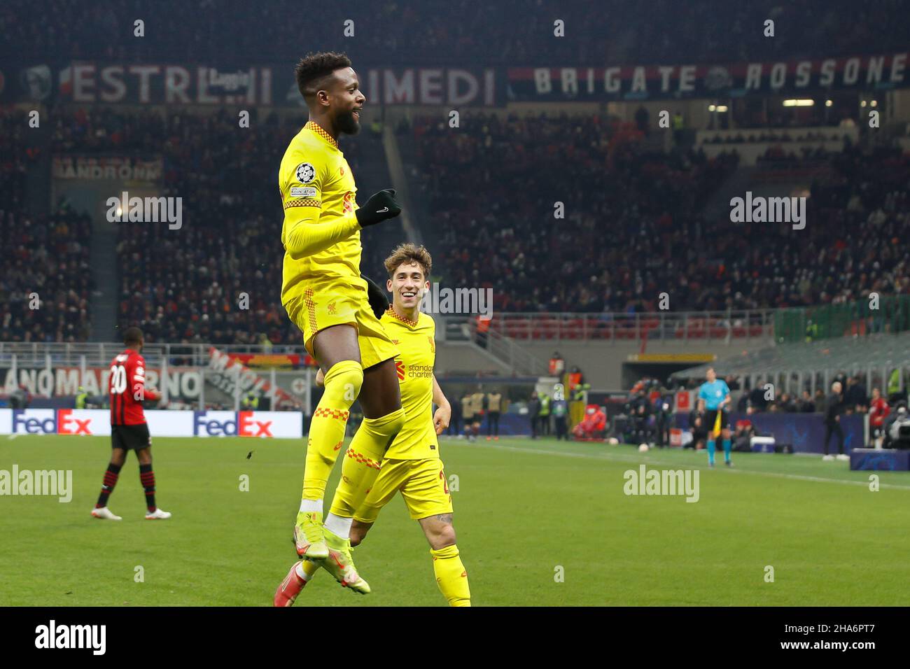 Italia. 7th Dic 2021. Italia, Milano, 7 2021 dicembre: Divock Origi (attaccante Liverpool) segna e celebra il traguardo 2-1 a 55' durante la partita di calcio AC MILAN vs LIVERPOOL, UCL 2021-2022 giorno 6, stadio San Siro (Credit Image: © Fabrizio Andrea Bertani/Pacific Press via ZUMA Press Wire) Foto Stock