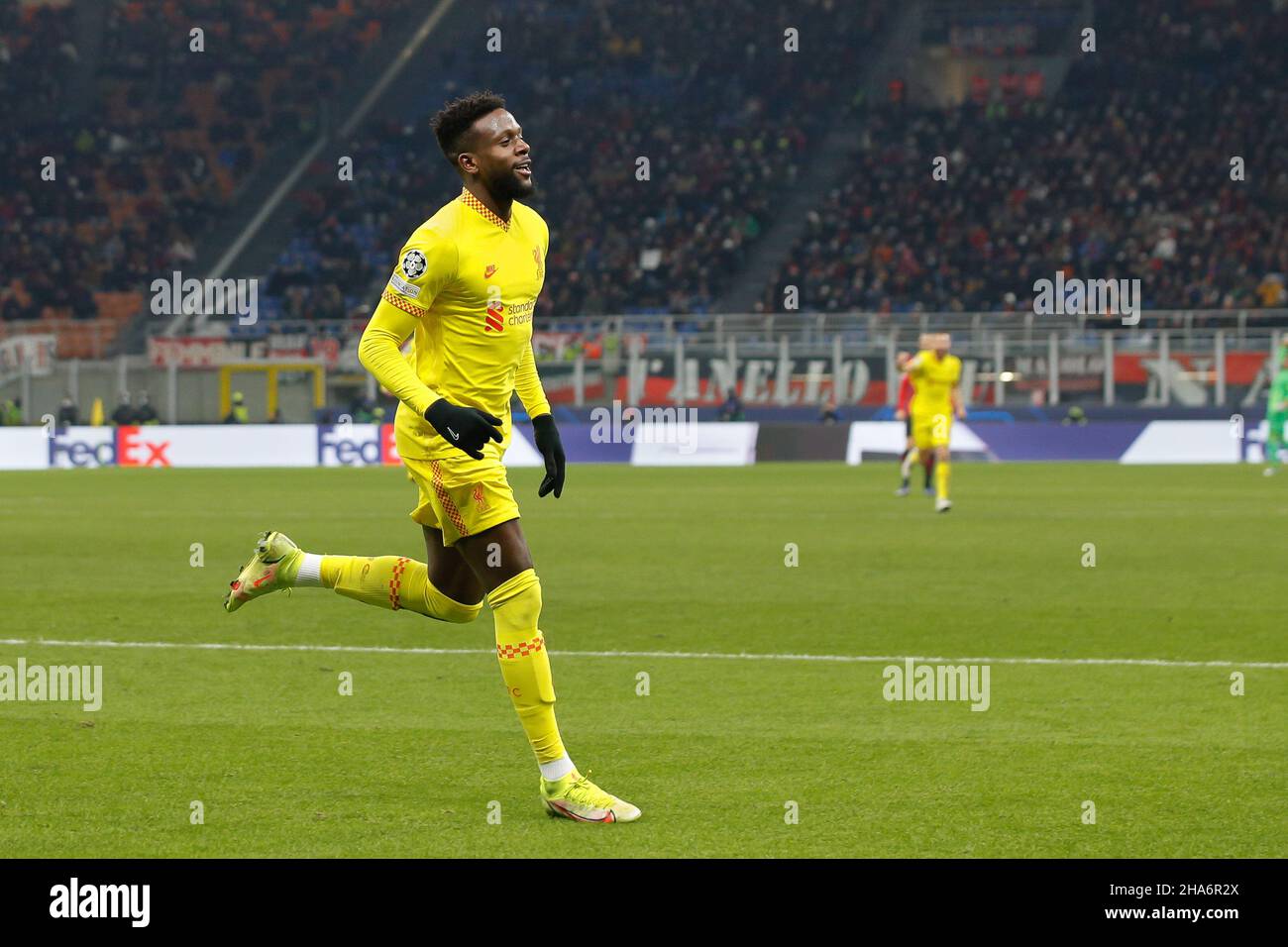Italia. 7th Dic 2021. Italia, Milano, 7 2021 dicembre: Divock Origi (attaccante Liverpool) segna e celebra il traguardo 2-1 a 55' durante la partita di calcio AC MILAN vs LIVERPOOL, UCL 2021-2022 giorno 6, stadio San Siro (Credit Image: © Fabrizio Andrea Bertani/Pacific Press via ZUMA Press Wire) Foto Stock