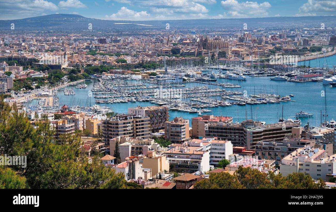 Vista sulla città di Palma di Maiorca dal Castello Bellver Foto Stock