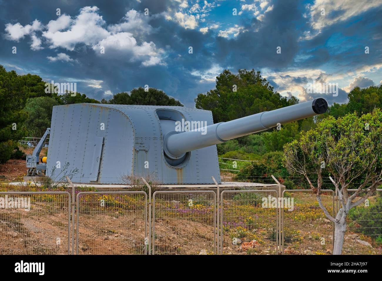Cannone militare utilizzato per la difesa marittima in Spagna Foto Stock