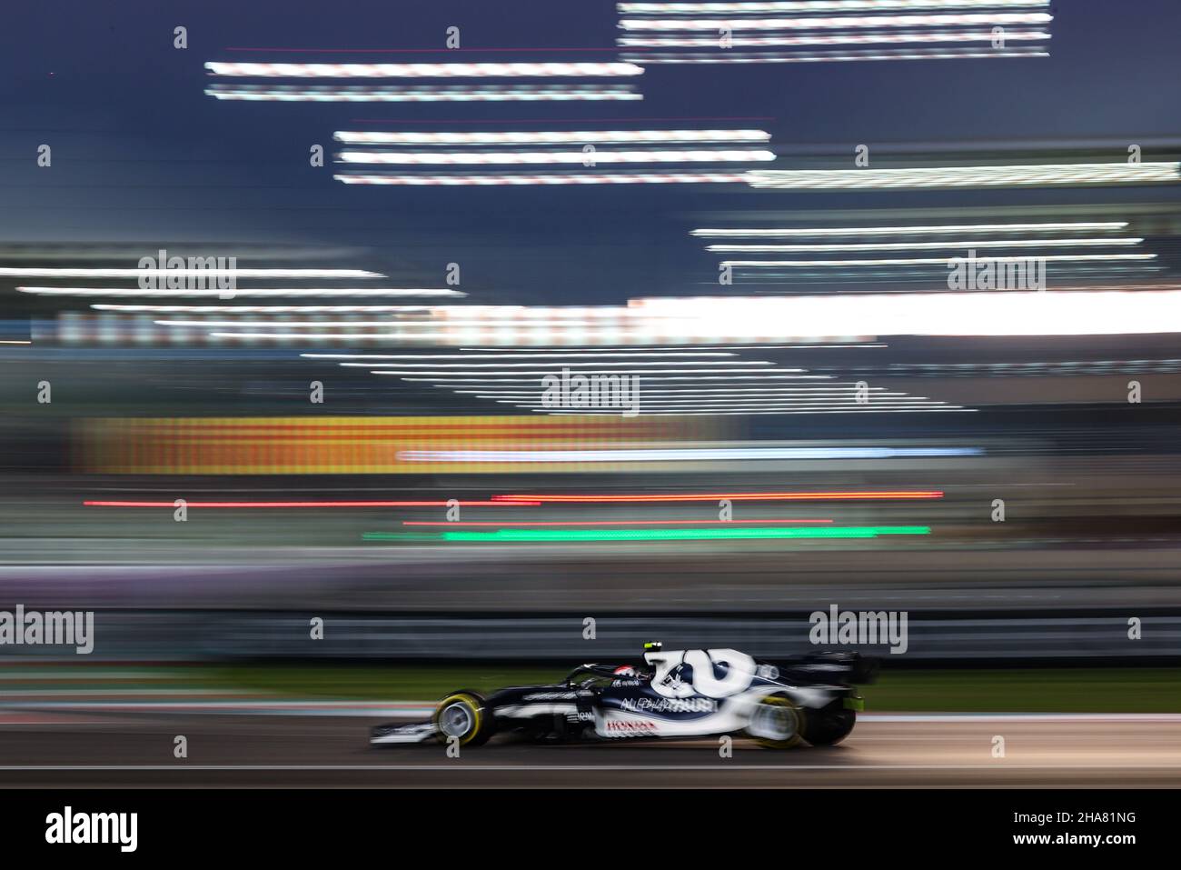 Abu Dhabi, Abu Dhabi. 11th Dic 2021. Pierre Gasly (fra) AlphaTauri AT02. 11.12.2021. Formula 1 World Championship, Rd 22, Gran Premio di Abu Dhabi, Yas Marina Circuit, Abu Dhabi, Qualifiche Day. Il credito fotografico dovrebbe essere: XPB/Press Association Images. Credit: XPB Images Ltd/Alamy Live News Foto Stock