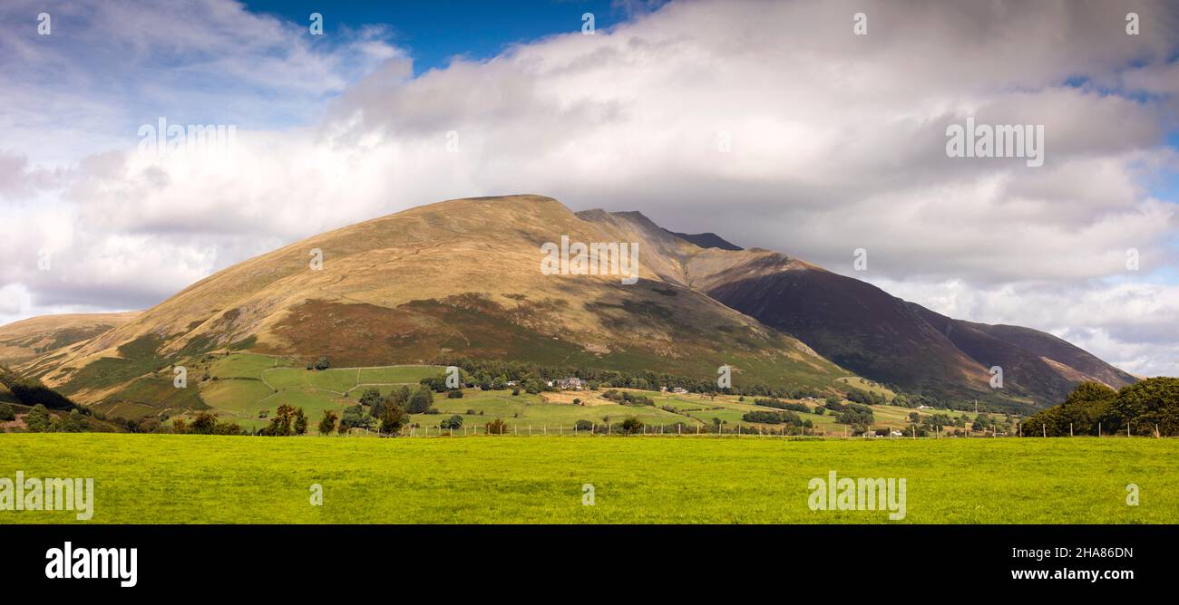 Regno Unito, Cumbria, Allerdale, Keswick, Blencathra ‘Saddleback’ da Castlerigg, panoramica Foto Stock