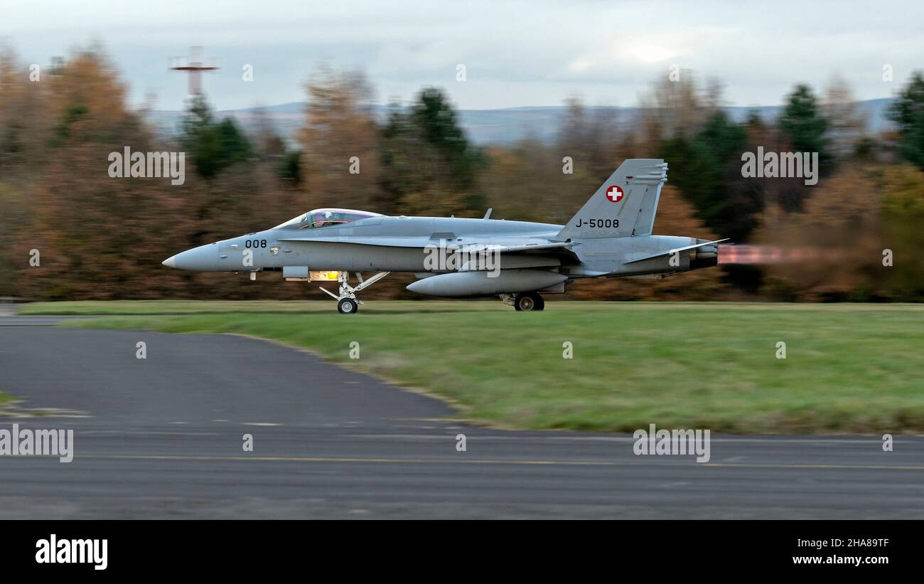 Forze aeree svizzere, F-18 Hornets schierato a RAF Leeming per esercizio Yorknite 2021 Foto Stock