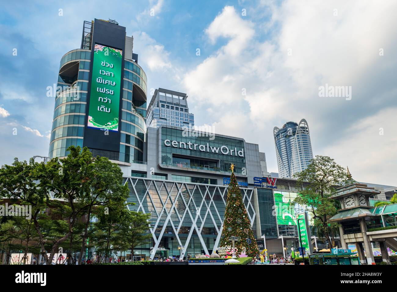 Bangkok, Thailandia - Dicembre 2021: Centro commerciale Central World nel centro di Bangkok, Thailandia. Central World è un centro commerciale e complesso Foto Stock
