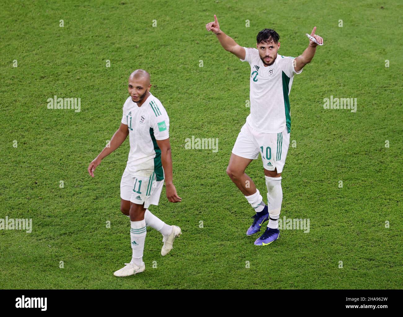 Calcio - Coppa Araba - Quarta finale - Marocco / Algeria - al Thumama  Stadium, Doha, Qatar - 11 dicembre 2021 Mohammed Belaili in Algeria  festeggia il suo secondo gol REUTERS/Ibraheem al Omari Foto stock - Alamy