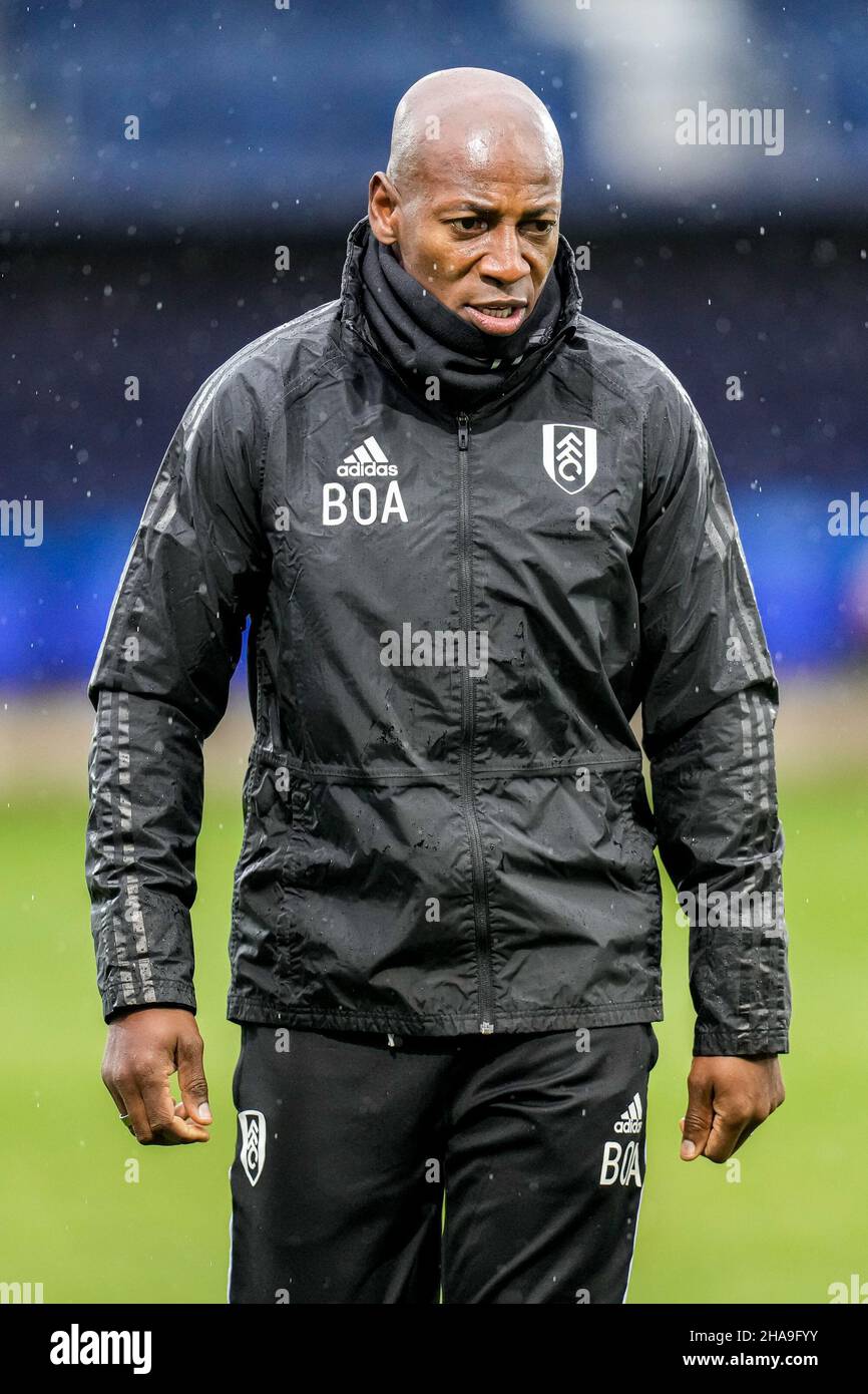 Luton, Regno Unito. 27th Nov 2021. Luis Boa morte, primo allenatore di squadra di Fulham, in testa alla partita del Campionato Sky Bet tra Luton Town e Fulham a Kenilworth Road, Luton, Inghilterra, il 11 dicembre 2021. Foto di David Horn. Credit: Prime Media Images/Alamy Live News Foto Stock