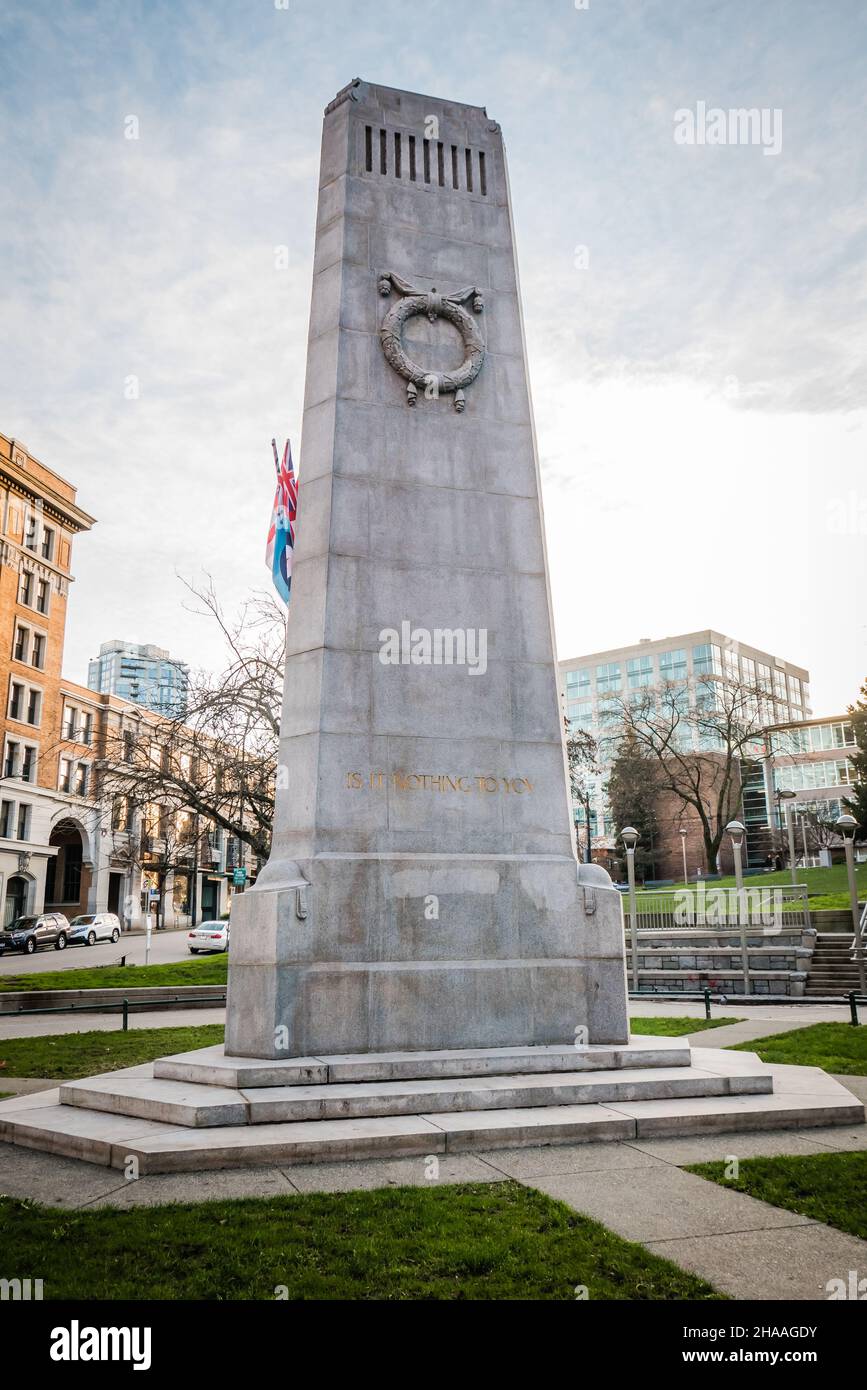 Victory Square è un parco a Vancouver, British Columbia, Canada. La piazza è delimitata da West Hastings Street a nord-est, West Pender Street t. Foto Stock
