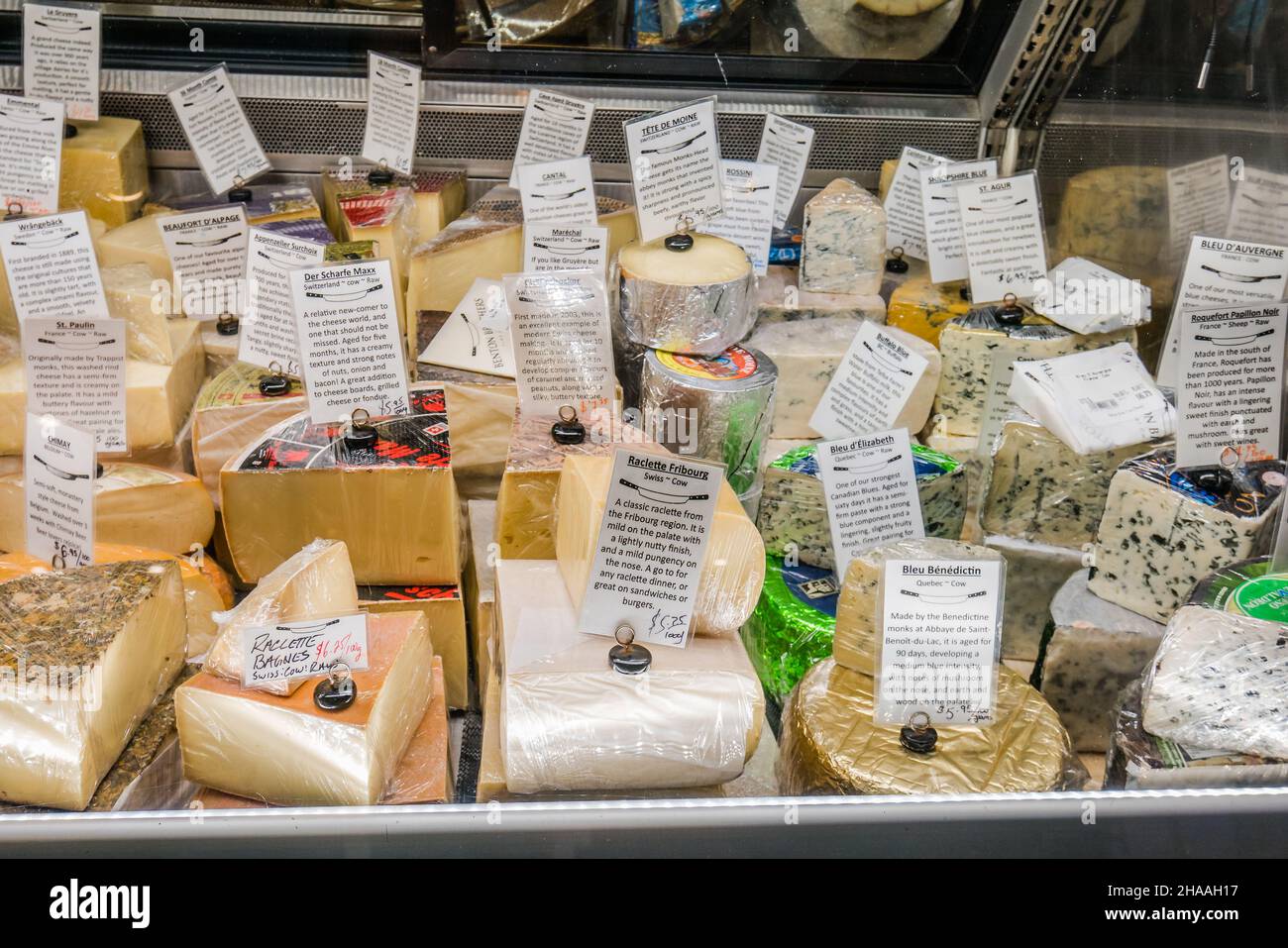 Granville Island era una volta un'area industriale, ma oggi è un luogo di interesse per il turismo e l'intrattenimento di Vancouver. La Granville Isla Foto Stock