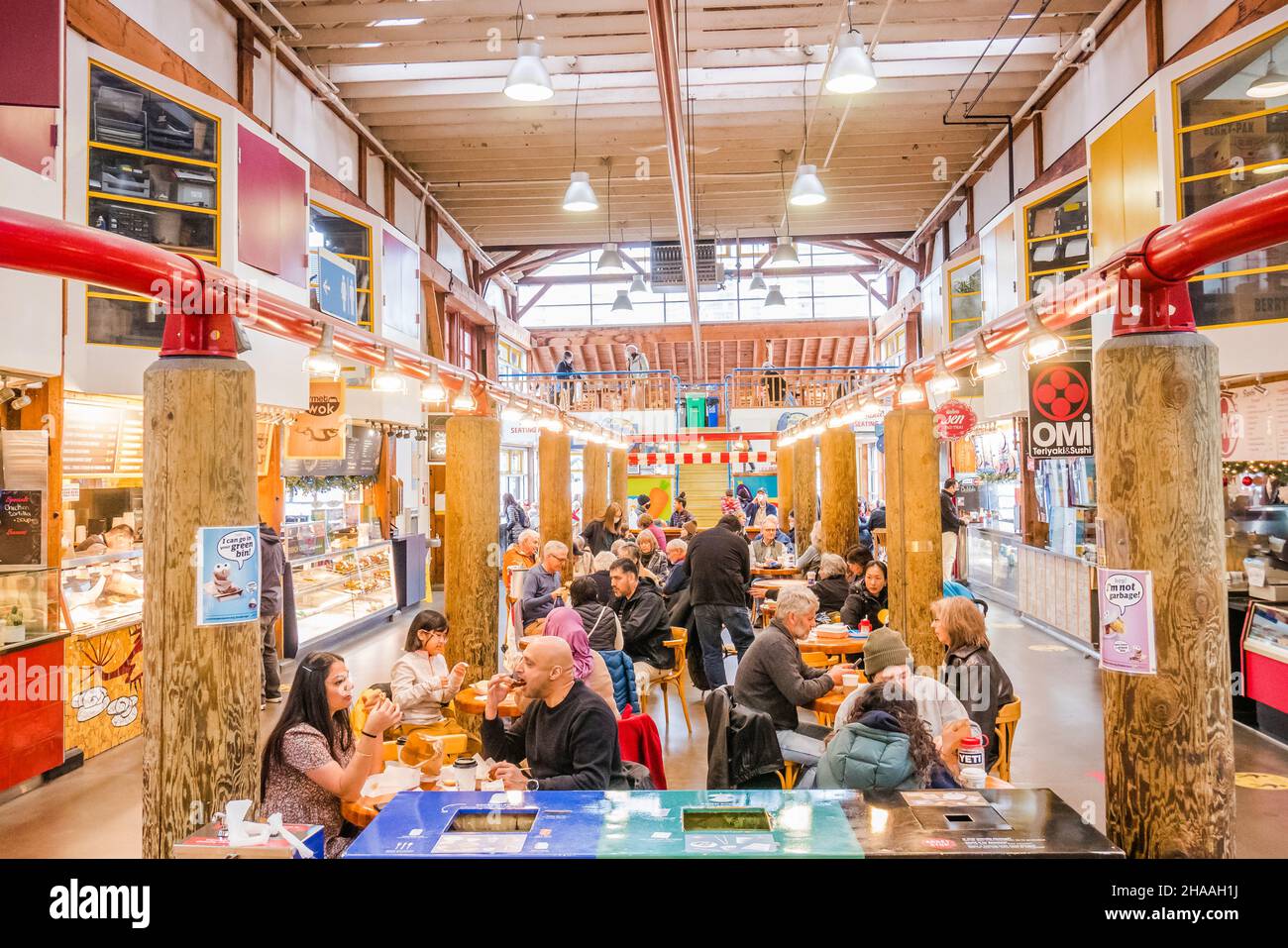 Granville Island era una volta un'area industriale, ma oggi è un luogo di interesse per il turismo e l'intrattenimento di Vancouver. La Granville Isla Foto Stock