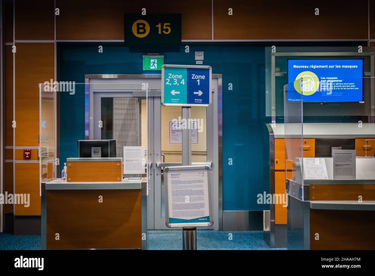 linea d'imbarco per l'aeroporto zona 1-4 Foto Stock