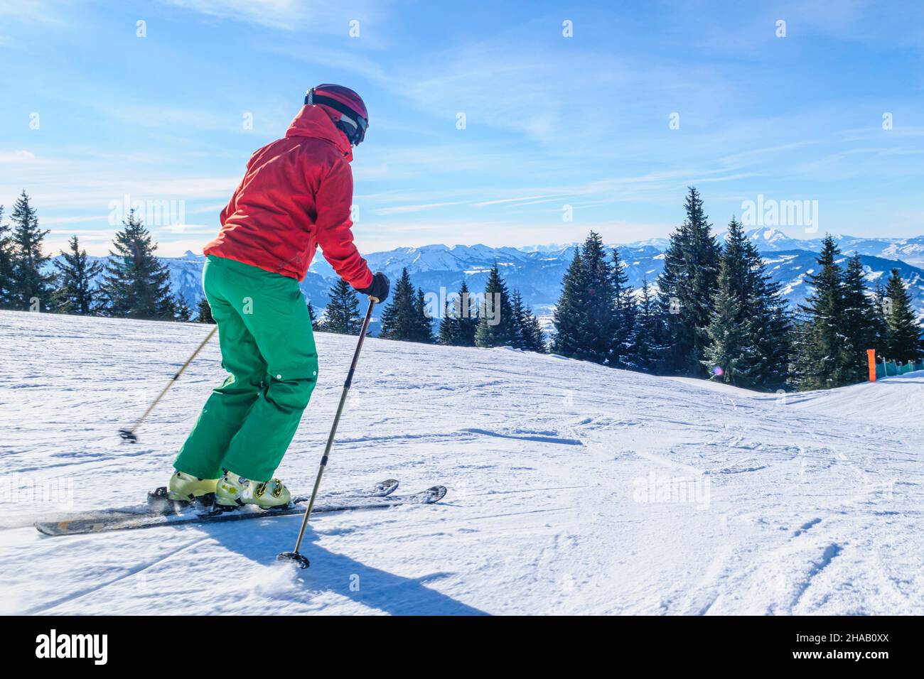 Sci alpino su piste preparate in modo perfetto Foto Stock