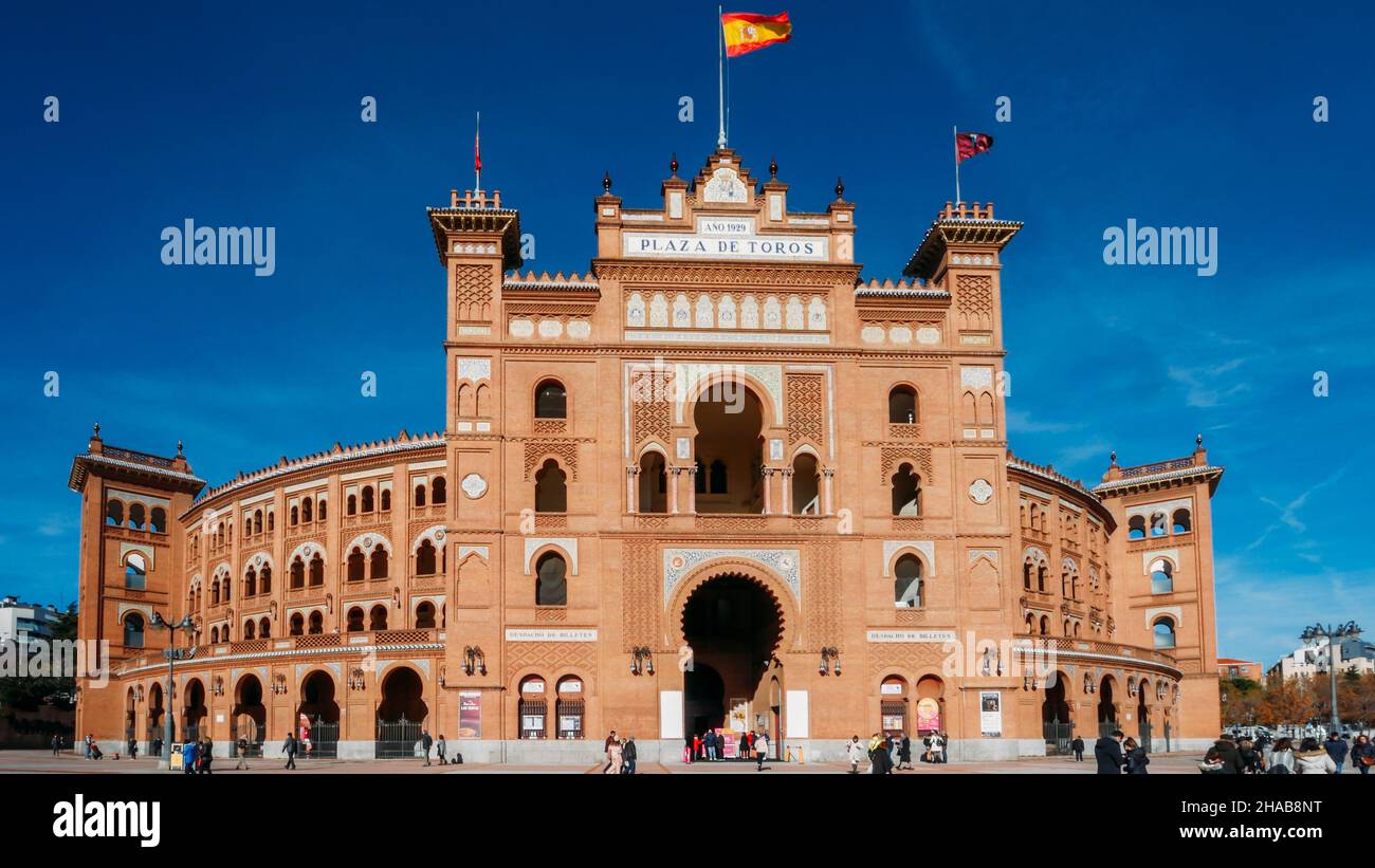 Madrid, Spagna - 5 dicembre 2021: Facciata della Plaza de Toros de Las Ventas - Madrid Foto Stock