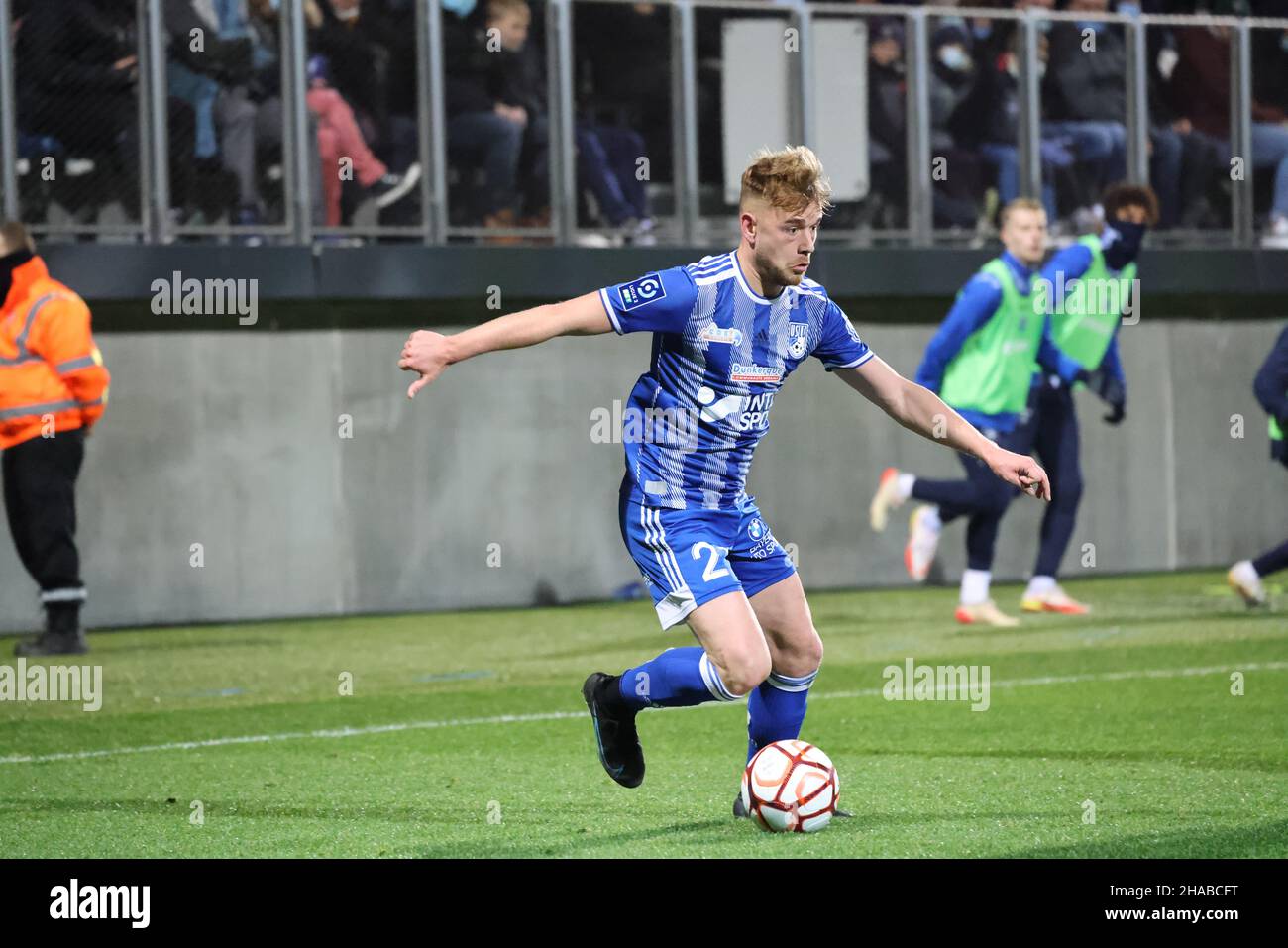 Nicolas BRUNEEL 21 Dunkerque durante il campionato francese Ligue 2 partita di calcio tra USL Dunkerque e AJ Auxerre il 11 dicembre 2021 allo stadio Marcel Tribut di Dunkerque, Francia - Foto Laurent Sanson / LS Medianord / DPPI Foto Stock