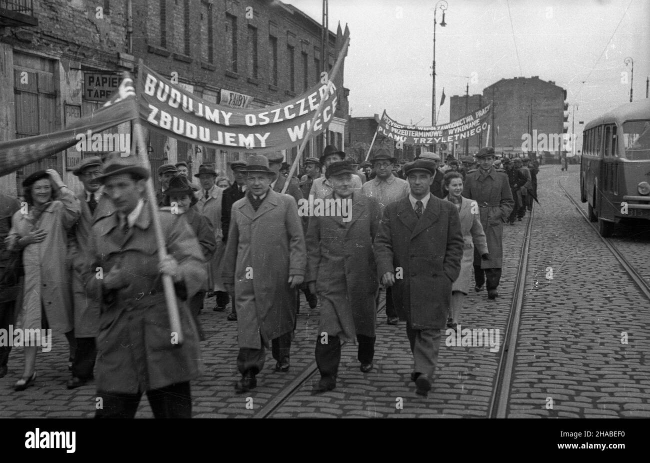 Warszawa, 1949-05-01. Manifestacja pierwszomajowa na Ochocie. ka PAP Varsavia, 1 maggio 1949. Maggio Rally giorno nel distretto di Ochota. ka PAP Foto Stock