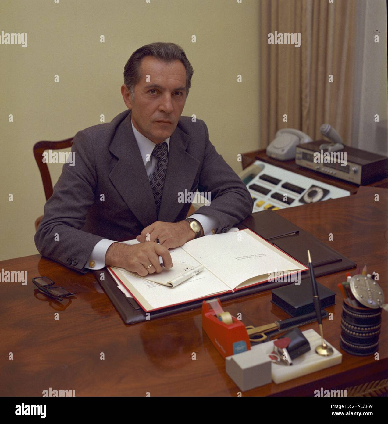 Polska 08,1977. Ministro spraw zagranicznych w rz¹dzie Piotra Jaroszewicza Emil Wojtaszek. wb PAP/Jan Morek Dok³adny dzieñ wydarzenia nieustalony. Polonia, agosto 1977. Ministro degli Esteri nel governo di Piotr Jaroszewicz Emil Wojtaszek. wb PAP/Jan Morek evento giorno sconosciuto. Foto Stock