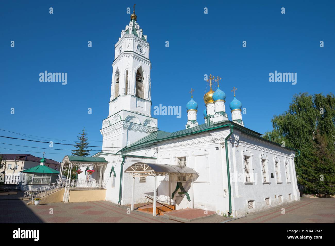 Chiesa dell'Annunciazione della Beata Vergine Maria (1695) - la più antica chiesa ortodossa di Tula in un giorno di luglio soleggiato. Russia Foto Stock