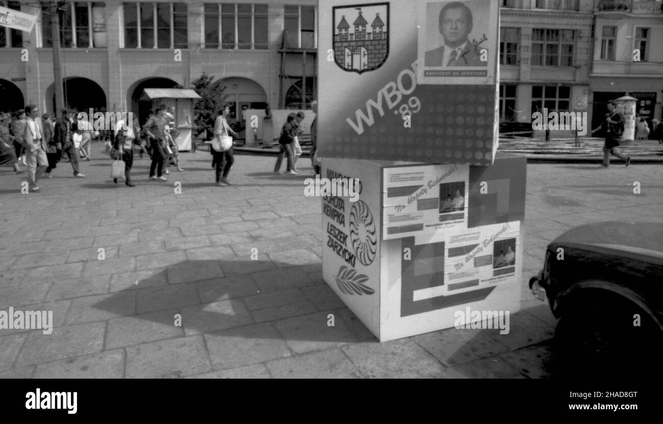 Bydgoszcz 1989-05. Ulice miasta przed czerwcowymi wyborami do Sejmu i senatu. ws/kru PAP/Wojciech Szabelski Foto Stock